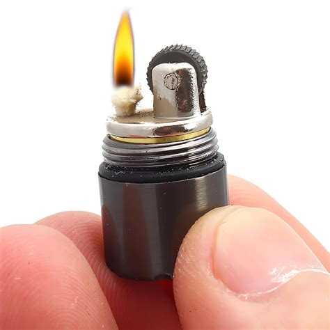 UOOPHEE The World's Smallest Kerosene Lighter! Height 2.5Cm/ 1.3Cm ...