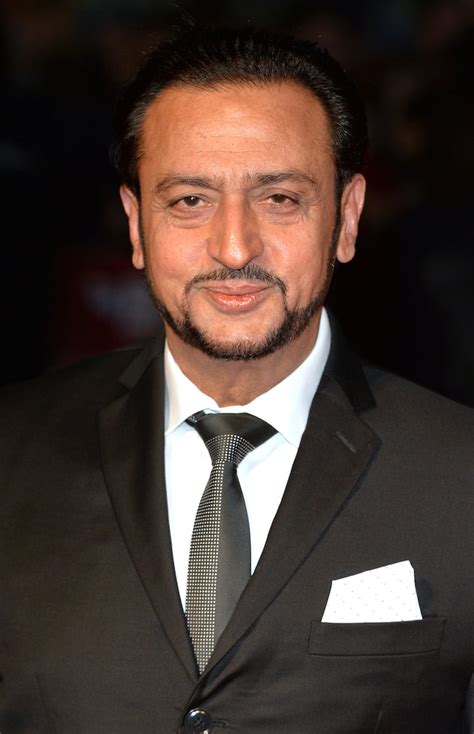 Gulshan Grover ने शेयर की ब्रेकिंग बैड के Dubbing Session से BTS वीडियो ...