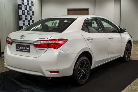 Toyota Corolla 2017 Dynamic: fotos, preços e especificações | CAR.BLOG.BR