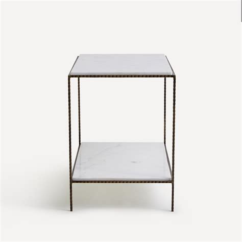 Mesa auxiliar con estructura de acero con acabado en oro viejo y ...