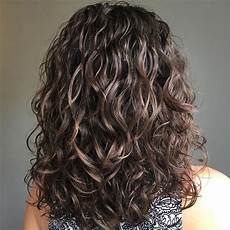 Hairstyles Perms Medium Length Hair by 35 Cool Perm Hair Ideas Everyone Will Be Obsessed With In 2020 Hairstyles Perms Medium Length Hair