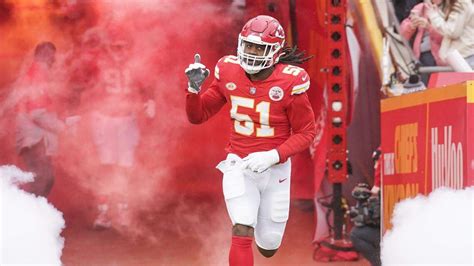 Mike Danna reacts to Travis Kelce and Taylor Swift engagement ...