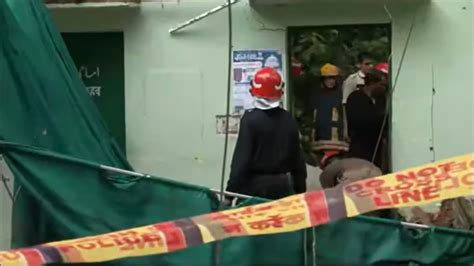 Major accident in Nizamuddin, 6 people wall of dargah collapsed ...
