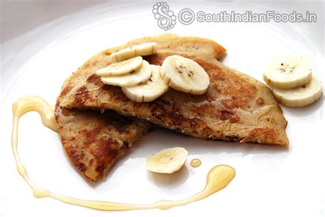 Wheat flour banana pancakes without eggs