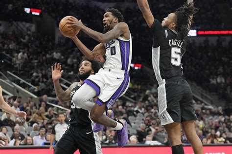 San Antonio Spurs vs Sacramento Kings Predicted Starting Lineups and ...