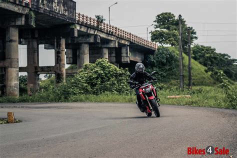 TVS Apache RTR 200 4V price, specs, mileage, colours, photos and ...