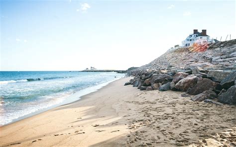 Rhode Island Beach Campgrounds: Find Your Perfect Coastal Getaway