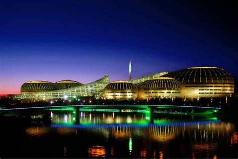 河南艺术中心酷似5个“大金蛋”被评为中国最丑建筑之一