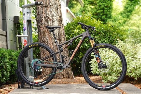 A Superlight Santa Cruz Blur CC TR | Contender Bicycles