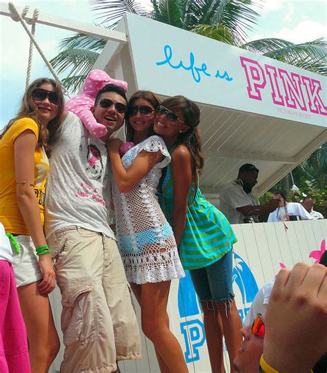 Miranda Kerr leaked photos (103211). Best celebrity Miranda Kerr leaked wallpapers