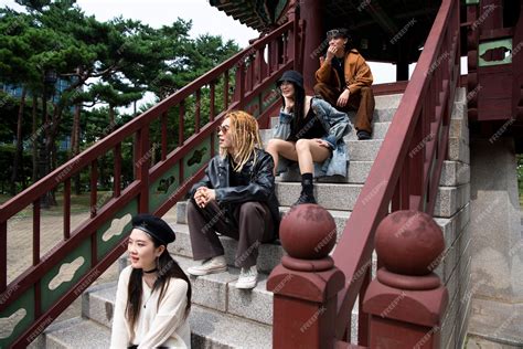 Local People Aesthetics 的图像结果