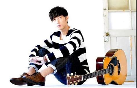 Sänger Masayoshi Ōishi veröffentlicht Jugendbilder