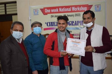 पर्दे के पीछे के कठिन परिश्रम को छात्रों ने जाना - Students get to know ...