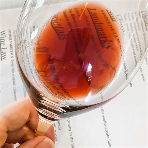 A Quick Guide to Wine Color and The Factors Behind It - The Grape Grind