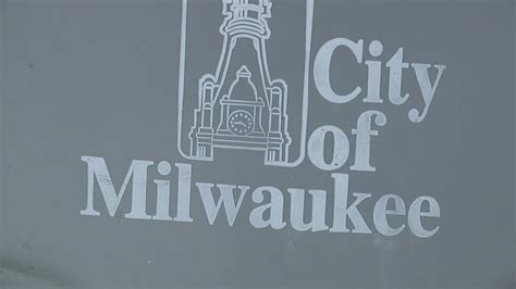 Milwaukee garbage schedule, parking changes for Christmas holiday ...