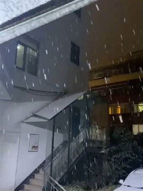 河南郑州已经出现“雷打雪”……_新浪新闻