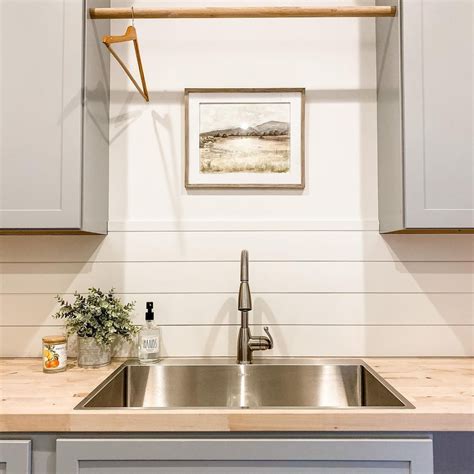 White Shiplap Backsplash: A Clean and Modern Touch