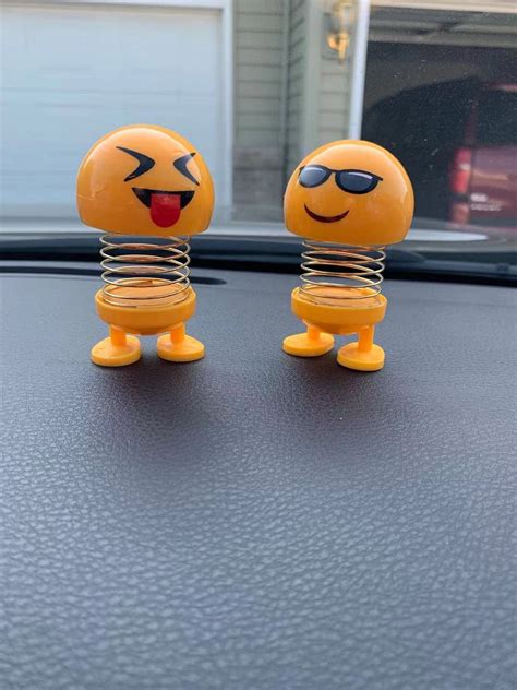 Buy N9 Shaking Head Toys Car Ornaments Bobblehead Nod Dolls Cute ...