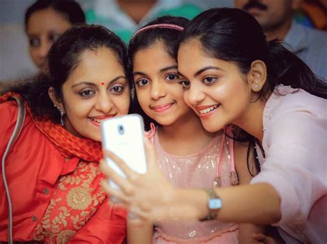 Actress Ahaana Krishna sings ‘Chimmi Chimmi’ from ‘Urumi’ with sister ...
