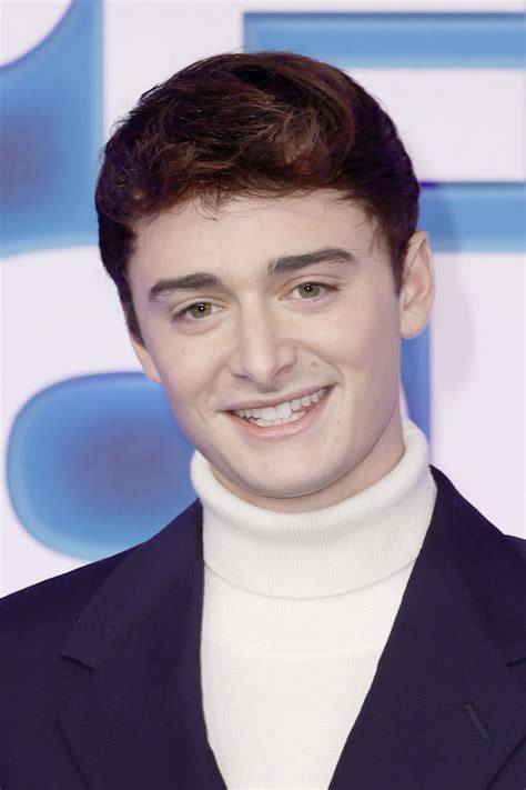 Noah Schnapp - RaresZaiidan