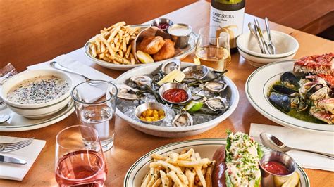 Popi's Oysterette - Review - Marina - San Francisco - The Infatuation