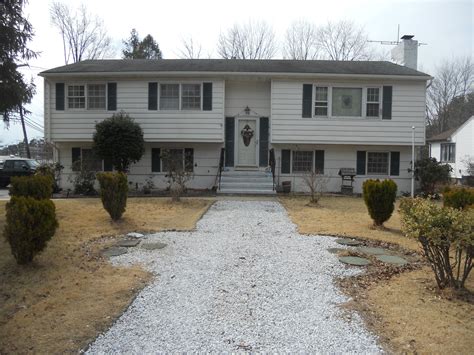 Mother And Daughters House