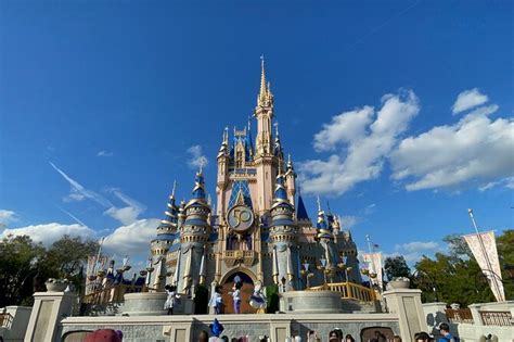 Wonderous Disney Tour Private Guide to Magic Kingdom (with Reviews)