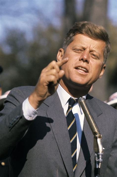 An Iconic JFK Portrait — On Loan From The MFA — Now Hangs Inside Biden ...