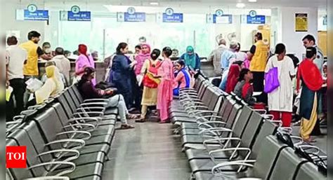 Patients suffer after AIIMS-Delhi computer system crashes | Delhi News ...