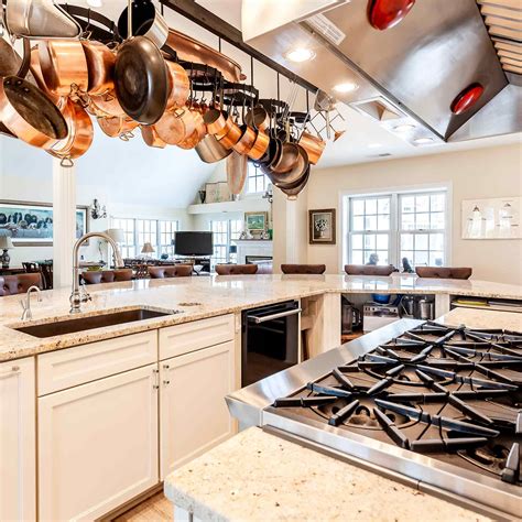 Cooks Kitchen 的图像结果