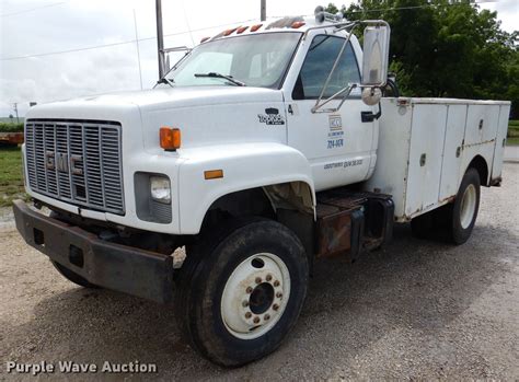 1996 GMC TopKick utility / service truck in Basehor, KS | Item DM0108 for sale | Purple Wave