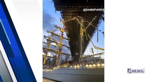 Mexican Navy Ship Crashes into NYC Landmark