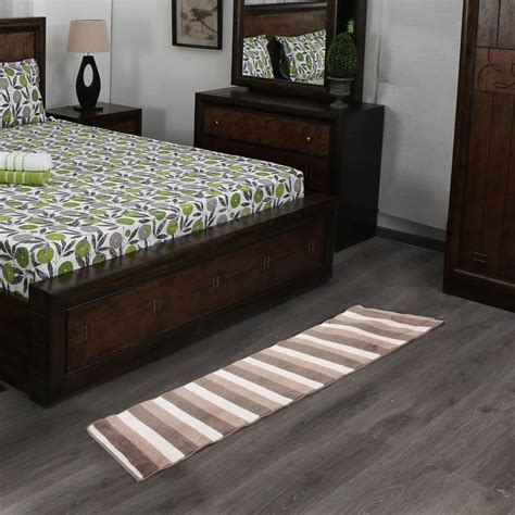 Buy Micro Fiber Tufted Rug from Home Centre at just INR 1499.0