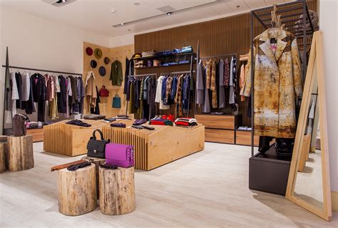 Corner Store Interior 的图像结果