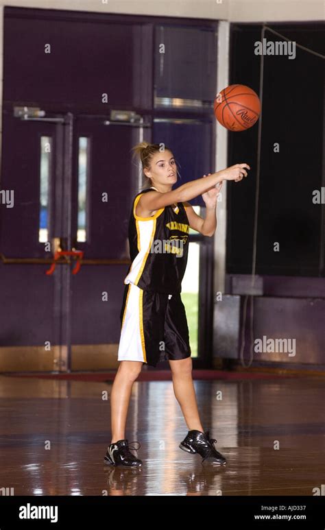 Girls Basketball Game 的图像结果
