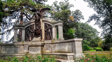 Titanic Engineer Officers Memorial, Southampton - Tripadvisor
