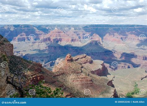 The Grand Canyon from the South Rim with the Isis Temple and Cheops ...