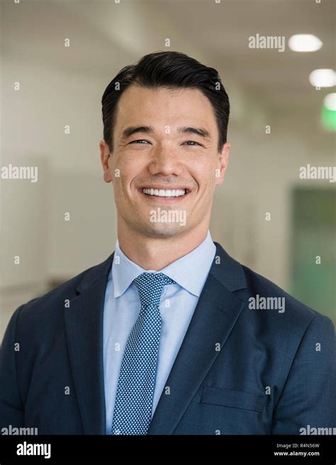 Business Man Smiling 的图像结果