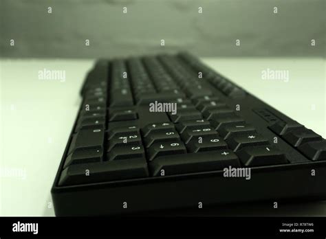 Computer Keyboard Side View 的图像结果
