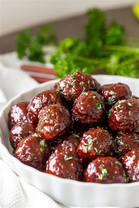 Grape Jelly Meatballs (5-minute Appetizer) - Momsdish