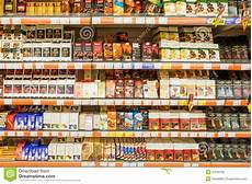 scaffali supermercati chocolate on supermarket shelf editorial image scaffali supermercati chocolate on supermarket shelf editorial image
