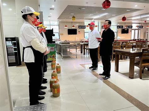 除夕当天，荐世新董事长和公司高层领导前往餐厅走访慰问 - 公司新闻 - 北京健力源餐饮管理有限公司