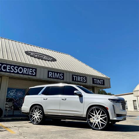 2021 Cadillac Escalade On 30 Inch Rims