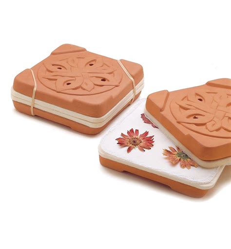 Lee Valley Microwave Flower Press - Lee Valley Tools