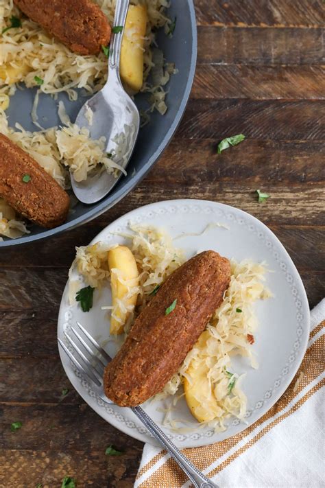 Vegan Bratwurst with Kraut-8 - Flora & Vino