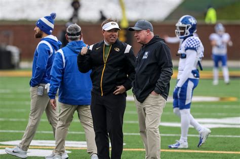 Kentucky football, Mark Stoops' salary: USA TODAY Sports database
