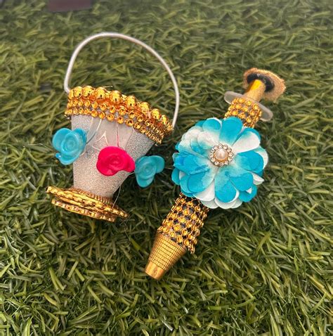 Mahika Laddu Gopal Metal Decorated Balti Pichkari for Holi, Size – 1.2 ...