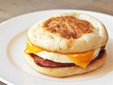 Homemade Egg McMuffin Recipe | Recipe | Egg mcmuffin recipe, Egg ...
