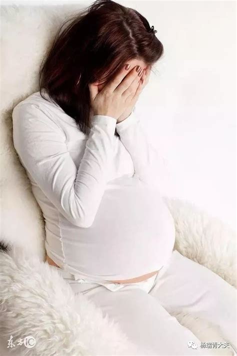 孕妇发现“见红”吓哭自己，医生检查后竟是尿憋出来的病！