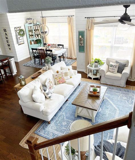 29 Bold And Creative Layered Rug Styles For Living Rooms